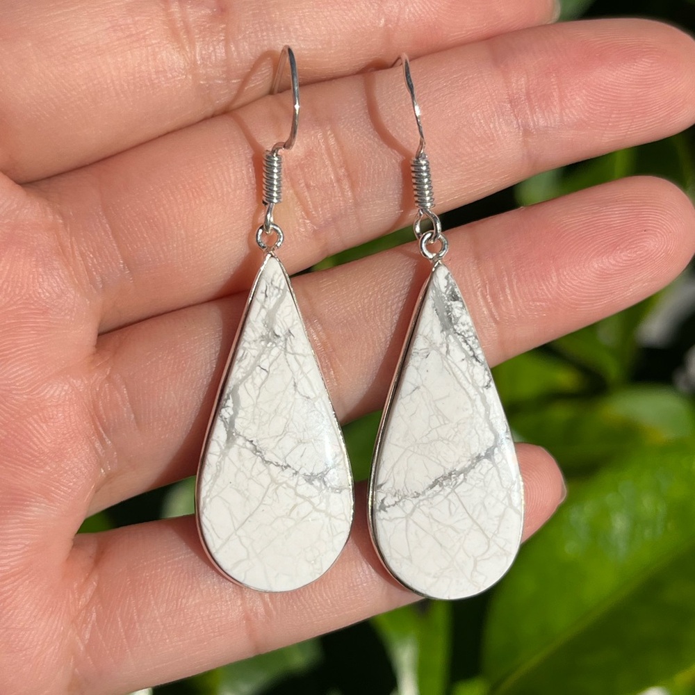 Silver‎ plated Howlite teardrop shape dangle earrings